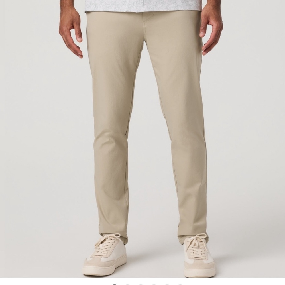 Vuori Men’s Cascade Tech Chino Pants